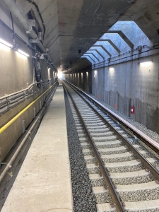 R201546_N592_medium Train track